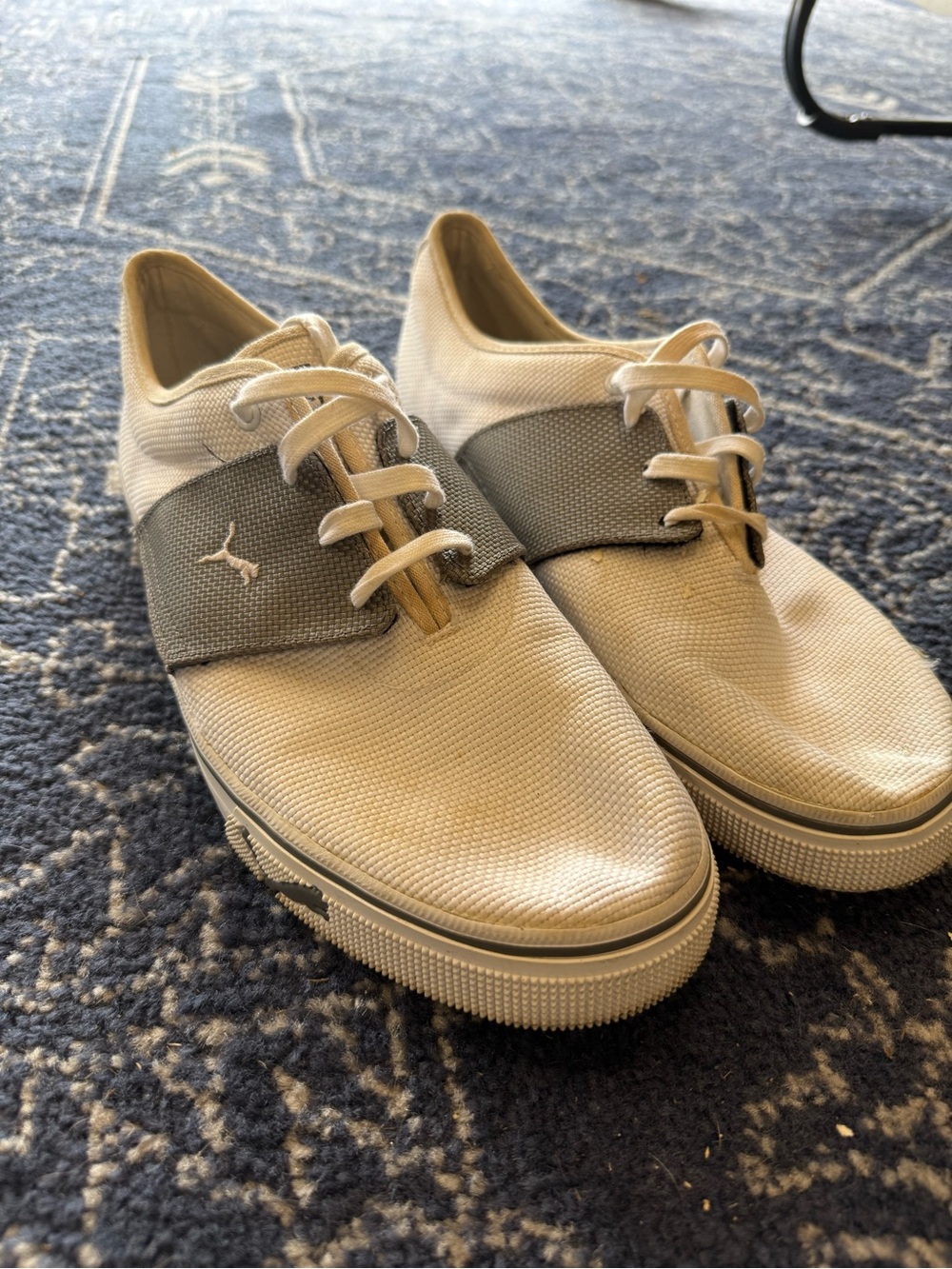 Puma Men's Cream Sneakers with Gray Elastic Strap